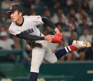 横浜対日南学園　8回裏日南学園1死、156キロマークする横浜･織田翔希(撮影･上山淳一)