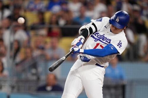 12日ロイヤルズ戦で27号を放ったドジャース大谷翔平(AP)