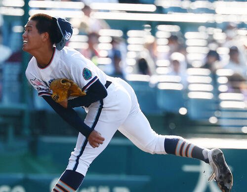 天理対高川学園　天理戦に先発する高川学園の木下瑛二(撮影･加藤哉)
