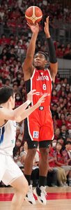 第1クオーター、シュートを放つ八村塁