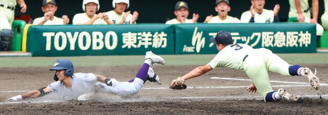 三回裏花巻東無死一塁、粒来は投ゴロで一塁にヘッドスライディングし併殺を防ぐ。英明の一塁手松原