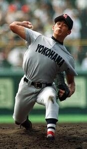 1998年8月20日、第80回全国高校野球選手権準々決勝　横浜対PL学園　延長17回を完投した横浜の松坂大輔