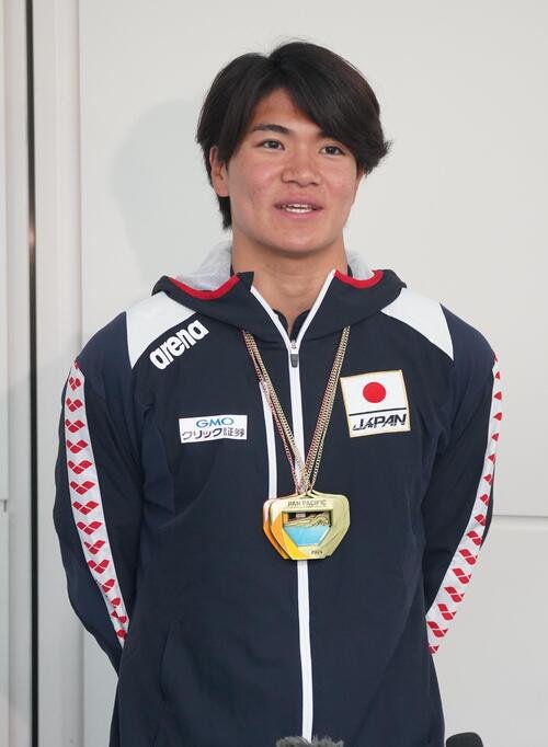 水泳のパンパシフィック選手権から帰国し取材に応じる松下知之(撮影･栗林真菜)