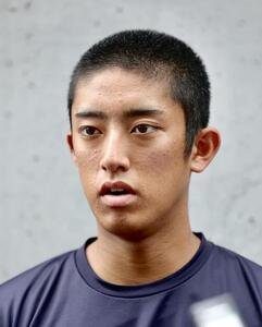 記者の質問に答える横浜･織田翔希(撮影･河田真司)