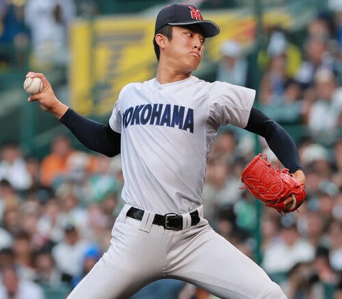 横浜対霞ケ浦　6回裏に2番手で登板する横浜エース織田翔希(2026年8月撮影)