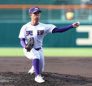 天理対三重　三重戦に先発する天理･橋本桜佑(撮影･白石智彦)