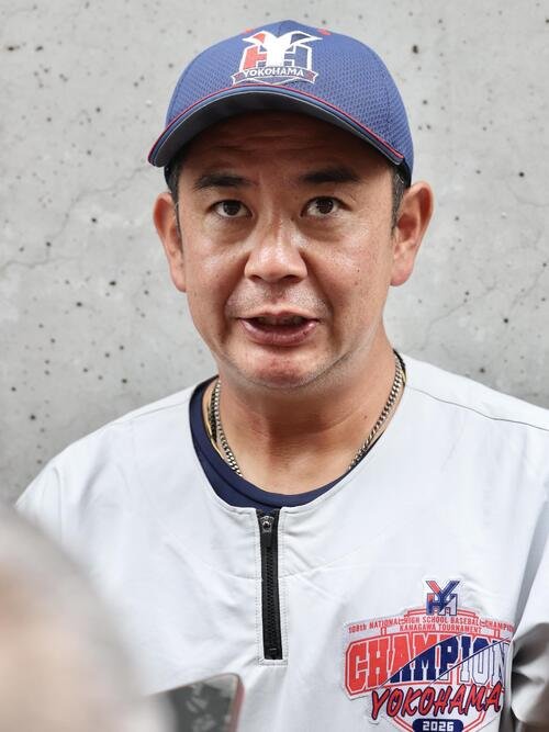 記者の質問に答える村田浩明監督(撮影･河田真司)