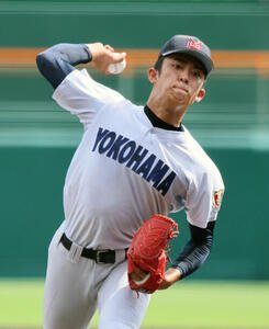 横浜対花巻東　横浜先発の織田翔希(撮影･宮崎幸一)