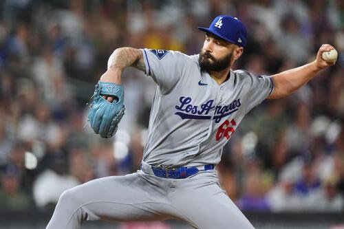 ロッキーズ戦で17セーブ目を上げたドジャースのスコット(AP)