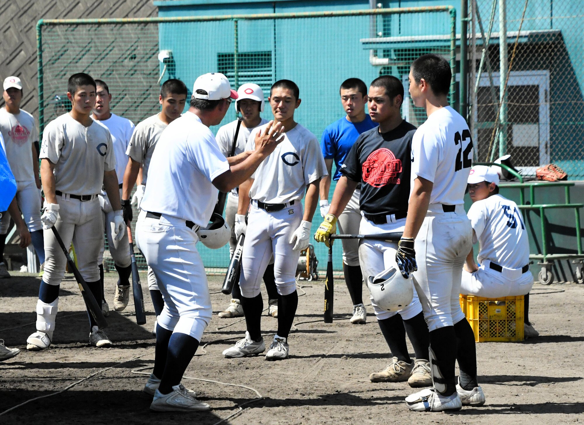 智弁和歌山、170キロ超マシンで打撃練習　横浜･織田は軽めの調整