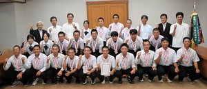 日本一へ意気込む天理高校の軟式野球部員ら=2026年8月19日午後4時22分、奈良県天理市役所、安河内敬志撮影