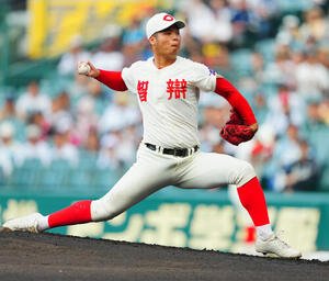 横浜対智弁和歌山　力投する智弁和歌山先発和気匠太(撮影･垰建太)