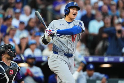 ロッキーズ戦3回、打席で声を上げる大谷翔平(AP)