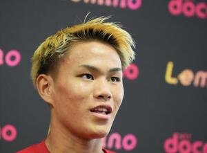 公開練習前に会見する藤木勇我(撮影･小沢裕)