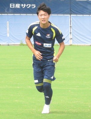 神戸戦を翌日に控えトレーニングに励む横浜MF三井寺眞