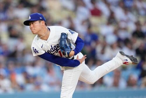 パイレーツ戦で力投するドジャース山本由伸(AP)