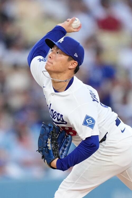 パイレーツ戦で力投するドジャース山本由伸(AP)