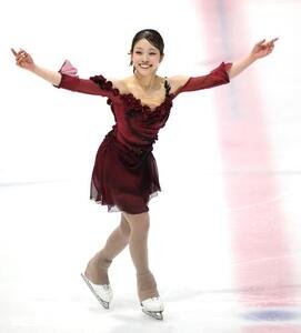 女子ショートプログラム(SP)の演技を終え笑顔を見せる穂積乃愛(撮影･小島史椰)