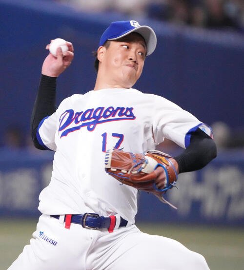 中日対ヤクルト　5回表、力投する中日先発の柳裕也(撮影･森本幸一)