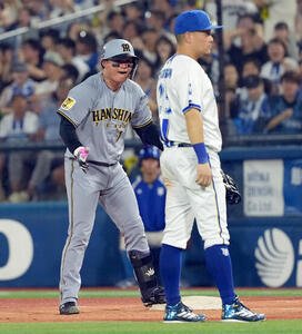 DeNA対阪神　9回表阪神2死二、三塁、2点適時打を放ちほえる森下翔太(撮影･たえ見朱実)