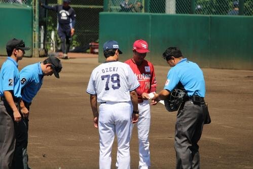 午後1時、気温36度で西武－楽天のファーム公式戦が試合開始(撮影･金子真仁)