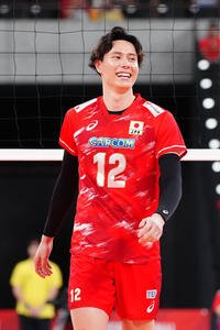 日本対ブラジル　試合前練習中、笑顔を見せる高橋藍(撮影･江口和貴)