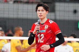 日本対ブラジル　試合後、インタビューに応じる高橋藍(撮影･江口和貴)