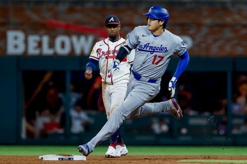 大谷翔平1安打　足ひきずる仕草もロバーツ監督｢問題なさそう｣ブルペンで状態見極め投手復帰へ