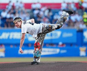 那須川天心、セレモニアルピッチでワンバン投球｢野球のオファーはグッと下がった｣