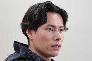 【バレー】高橋藍、愛犬ヨグ1歳誕生日を祝福　青いとんがり帽子姿に｢どっちも可愛すぎるー！｣