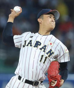 大学日本代表対高校日本代表　先発登板で力投する高校日本代表･織田翔希(撮影･河田真司)