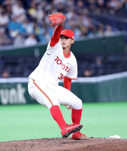 JFE西日本対トヨタ自動車　力投するトヨタ自動車4番手の沢山優介(撮影･鈴木正人)