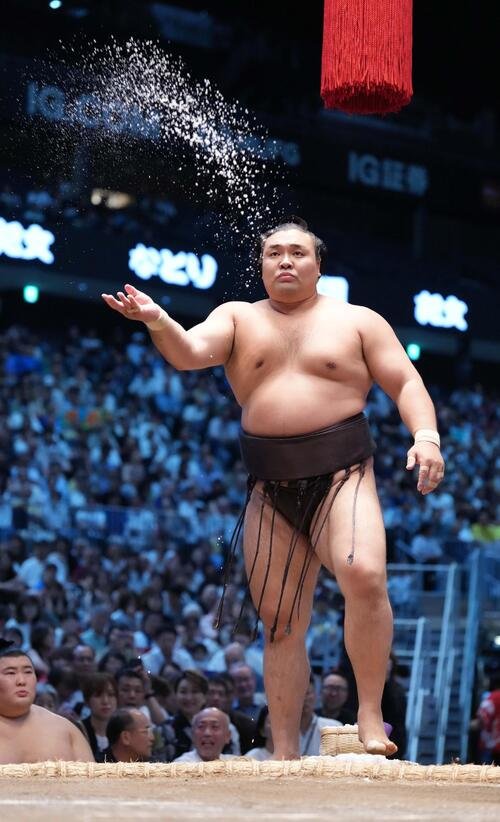 霧島(2026年7月撮影)
