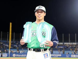 ヤクルト対阪神　今季10勝目を挙げたヤクルト山野太一(撮影･鈴木正人)