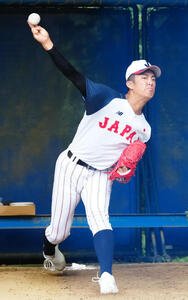 ブルペン投球する織田翔希(撮影･江口和貴)