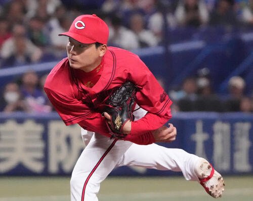 中日対広島　力投する広島先発の栗林良吏(撮影･森本幸一)