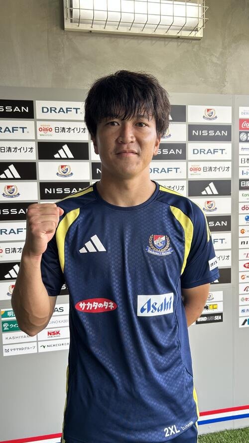 横浜のエースFW谷村海那はゴール量産へ意欲のガッツポーズ