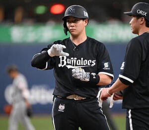 オリックス対ロッテ　1回裏オリックス2死二塁、右安打を放った来田涼斗(撮影･和賀正仁)