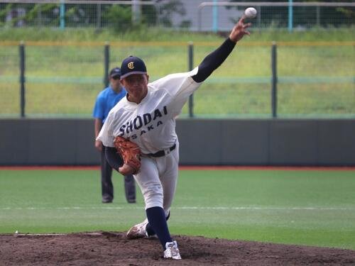 大商大対神戸学院大　先発する大商大･星野世那投手(4年＝近江)(撮影･中島麗)