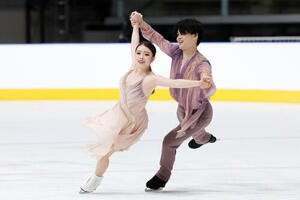 アイスダンスRDで華麗な演技を披露する紀平梨花、西山真瑚組(撮影･宮地輝)