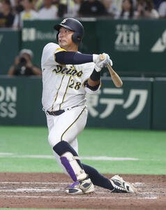西濃運輸対エイジェック　9回表西濃運輸2死一塁、野崎大地は決勝打を放つ(撮影･柴田隆二)