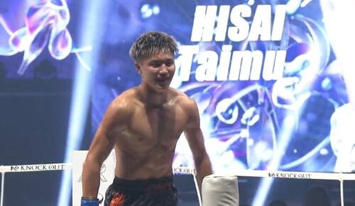 試合後にファンにアピールする久井大夢(KNOCK OUT公式Xから)