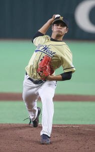 NTT西日本対三菱重工East　先発したNTT西日本･浜崎浩大(撮影･柴田隆二)