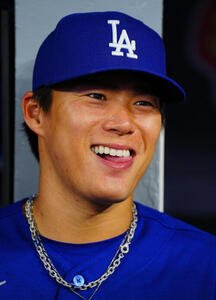 試合前練習を終え笑顔を見せる山本由伸＝2026年4月6日(現地時間)