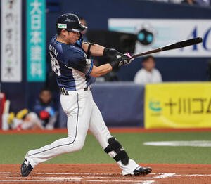 オリックス対西武　7回表西武2死、岸潤一郎はこの日3本目の安打を左前に放つ(撮影･西尾就之)