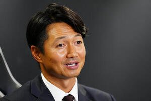 引退会見に臨むロッテ唐川侑己(撮影･鈴木みどり)