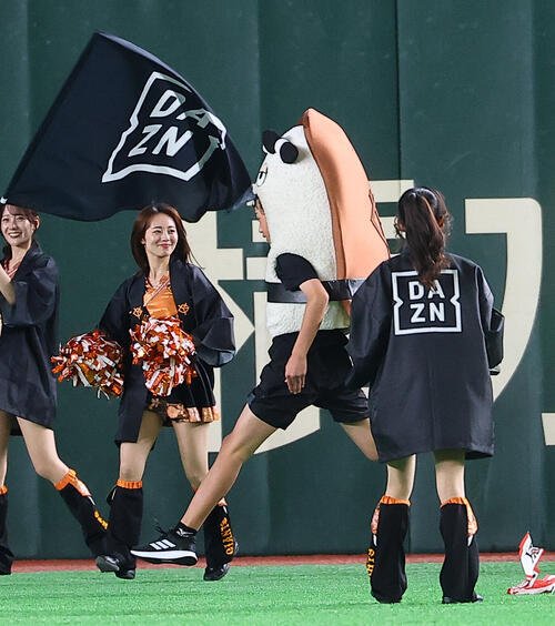 巨人対阪神　すしレースはアナゴが優勝(撮影･野上伸悟)