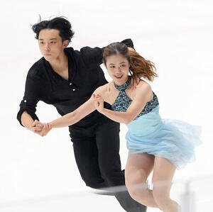 シニアアイスダンスFD　息の合った演技を見せる大矢島榛乃(右)と北村凌大(撮影･たえ見朱実)