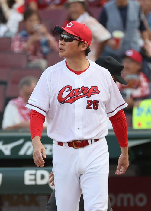 広島対DeNA DeNAに連敗の広島新井貴浩監督(撮影･加藤孝規)
