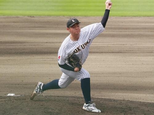 石巻専修大対東日本国際大　先発し好投した東日本国際大･岡本琉奨投手(撮影･高橋香奈)